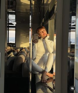 Dina Saeva feet photo 3