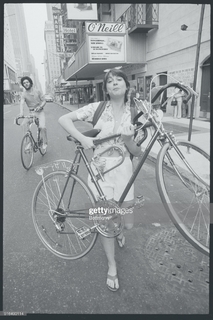 Dinah Manoff feet photo 3