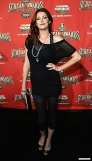 Diora Baird feet photo thumbnail