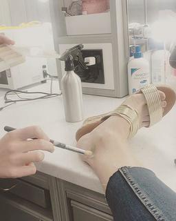 Diora Baird feet photo thumbnail