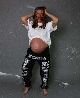 Diora Baird feet photo thumbnail