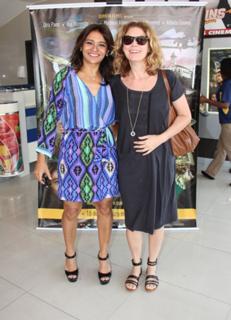 Dira Paes feet photo thumbnail