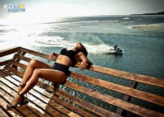 Dira Paes feet photo thumbnail