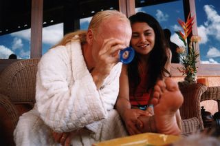 Dira Paes feet photo thumbnail