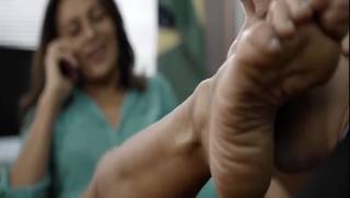 Dira Paes feet photo thumbnail