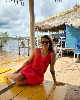 Dira Paes feet photo thumbnail