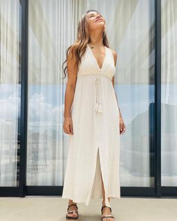 Dira Paes feet photo thumbnail