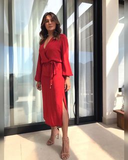 Dira Paes feet photo thumbnail