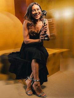 Dira Paes feet photo 2