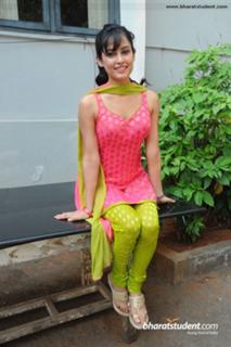 Disha Pandey feet photo 11