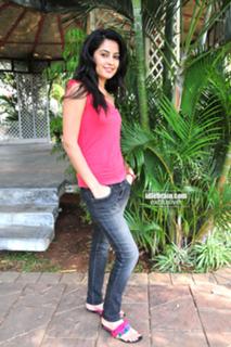 Disha Pandey feet photo 9