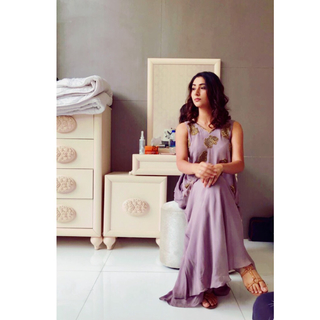 Disha Parmar feet photo 6