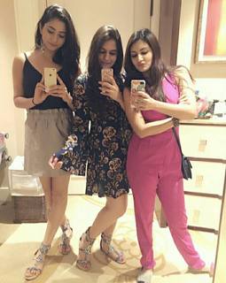 Disha Parmar feet photo 4