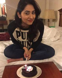 Disha Parmar feet photo 7