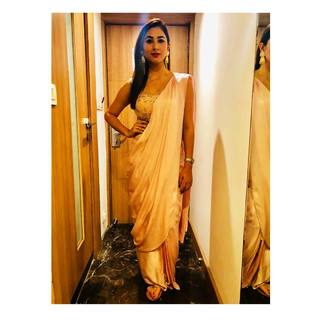 Disha Parmar feet photo 8