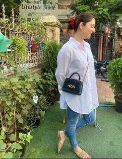 Disha Parmar feet photo 5