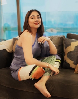 Disha Parmar feet photo 4
