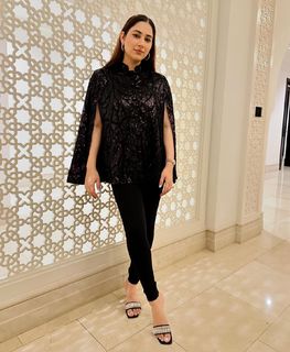 Disha Parmar feet photo 17