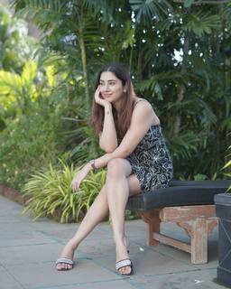 Disha Parmar feet photo 15