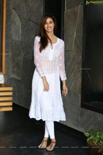Disha Patani feet photo thumbnail