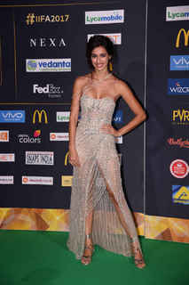 Disha Patani feet photo thumbnail