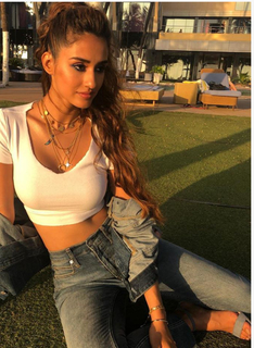 Disha Patani feet photo thumbnail