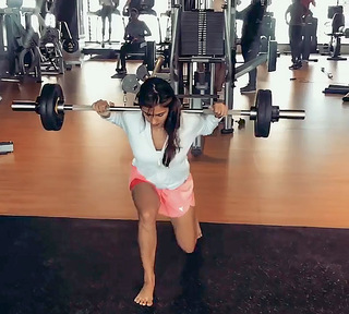 Disha Patani feet photo thumbnail