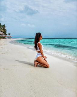 Disha Patani feet photo thumbnail