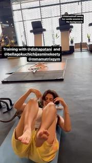Disha Patani feet photo thumbnail