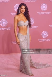 Disha Patani feet photo thumbnail