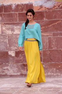 Disha Patani feet photo 16