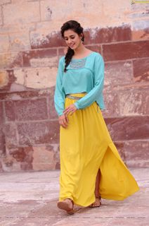Disha Patani feet photo 14