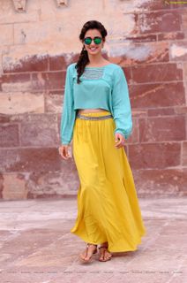 Disha Patani feet photo 11