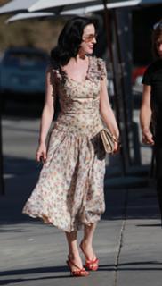 Dita Von Teese feet photo thumbnail