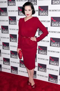 Dita Von Teese feet photo thumbnail