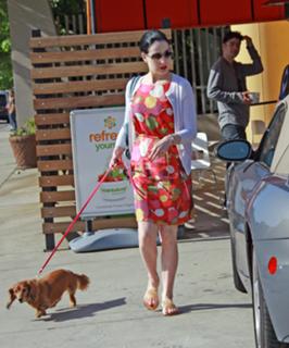 Dita Von Teese feet photo thumbnail