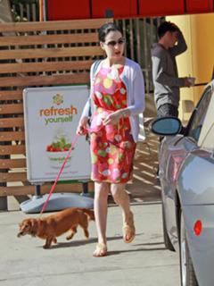 Dita Von Teese feet photo thumbnail