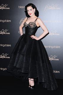 Dita Von Teese feet photo thumbnail