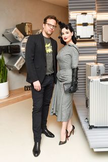 Dita Von Teese feet photo thumbnail