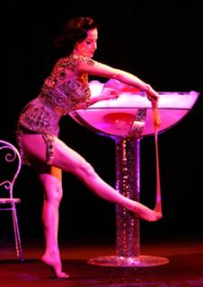 Dita Von Teese feet photo thumbnail