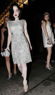 Dita Von Teese feet photo thumbnail