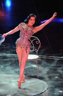 Dita Von Teese feet photo thumbnail