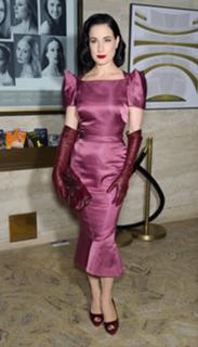 Dita Von Teese feet photo thumbnail
