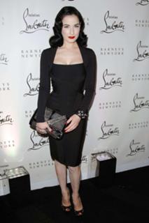 Dita Von Teese feet photo thumbnail