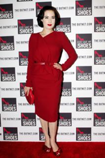 Dita Von Teese feet photo thumbnail