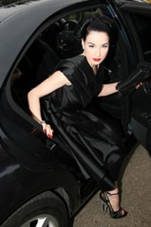 Dita Von Teese feet photo thumbnail