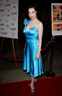 Dita Von Teese feet photo thumbnail