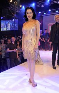Dita Von Teese feet photo thumbnail