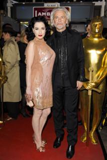 Dita Von Teese feet photo thumbnail