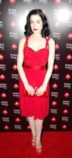 Dita Von Teese feet photo thumbnail